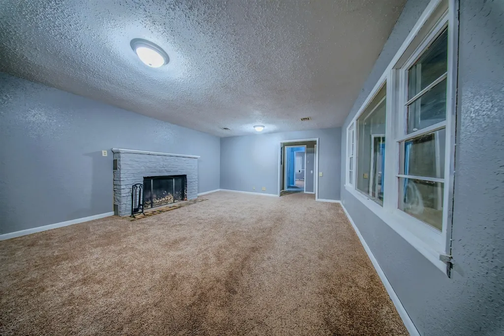 113 S Country Club Road Arkansas City KS 67005