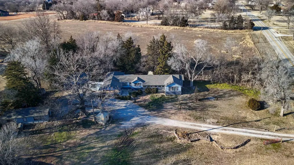 113 S Country Club Road Arkansas City KS 67005