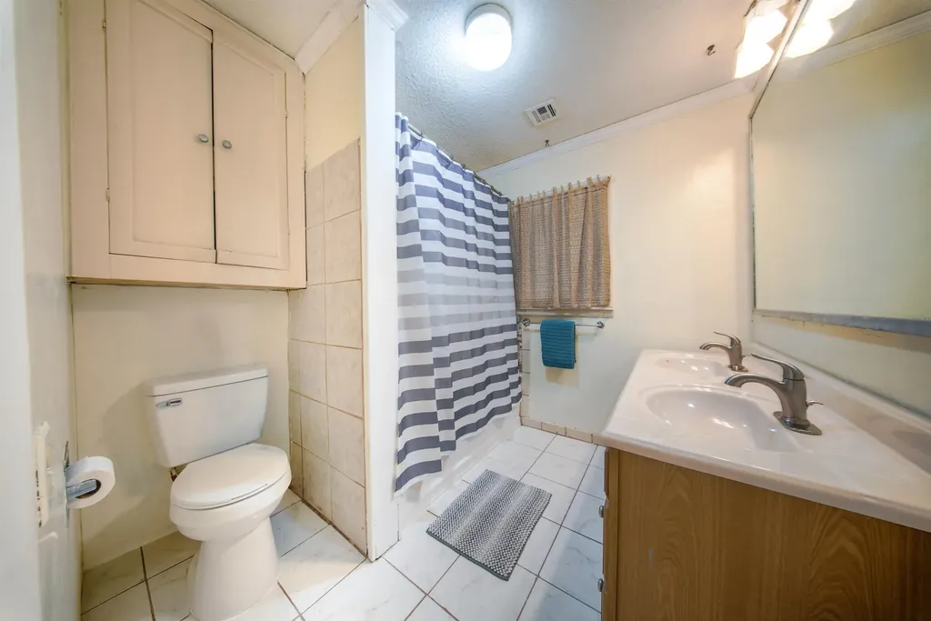 113 S Country Club Road Arkansas City KS 67005
