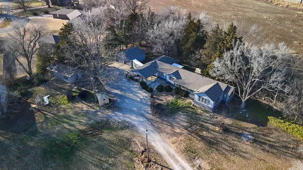 113 S Country Club Road Arkansas City KS 67005