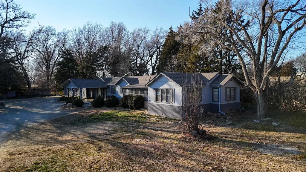 113 S Country Club Road Arkansas City KS 67005
