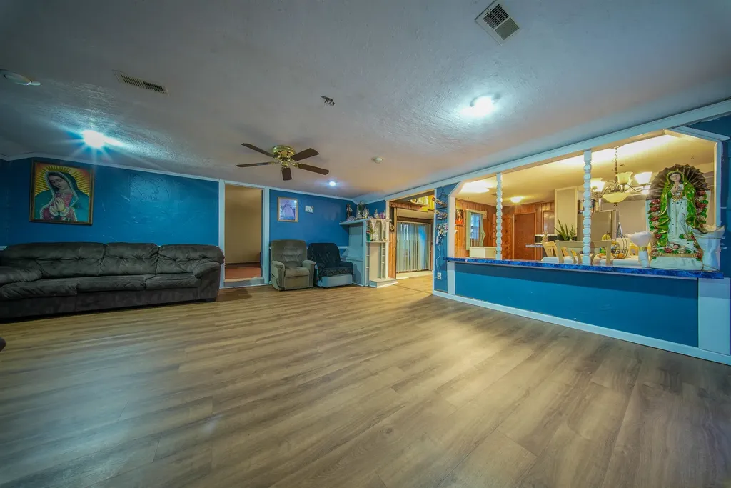 113 S Country Club Road Arkansas City KS 67005