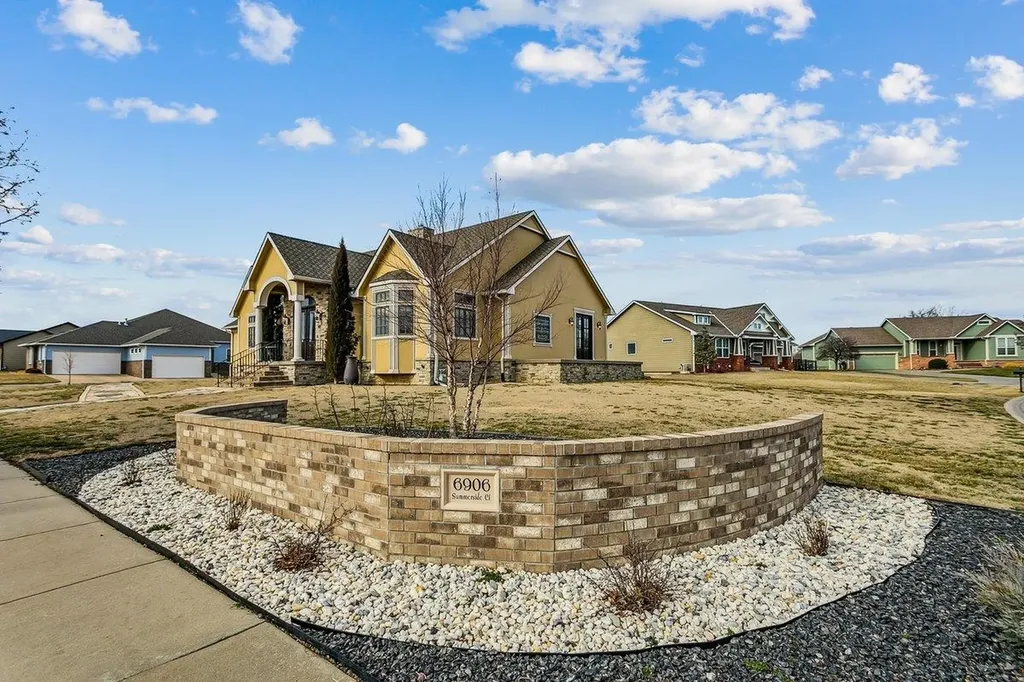 6906 E Summerside Court Bel Aire KS 67226