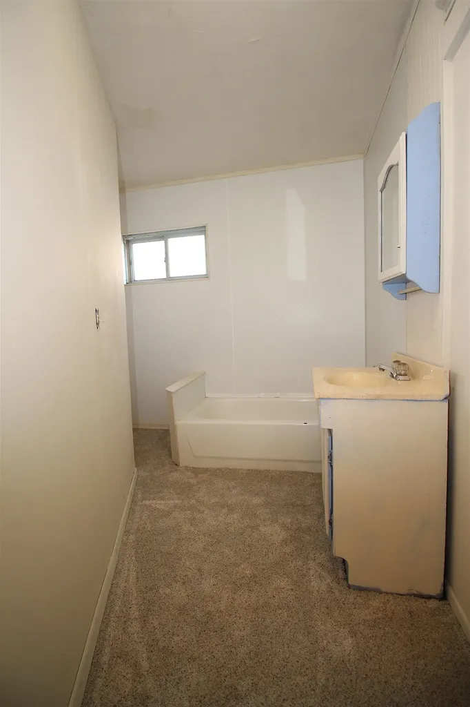 1652 S Washington Avenue Wichita KS 67211-4338