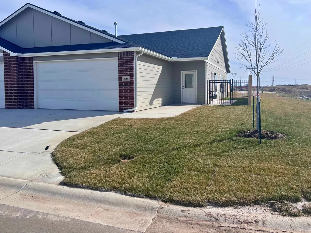3755 S Bluelake Court Wichita KS 67215