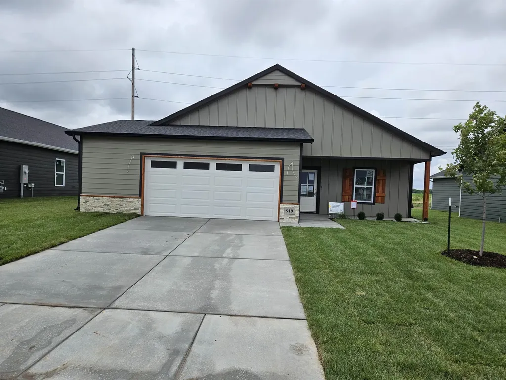 919 N Forestview Street Wichita KS 67235