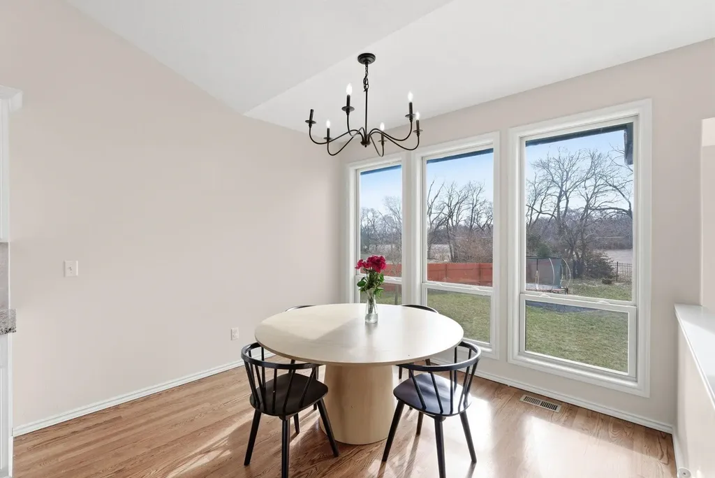 1233 E Bearhill Circle Park City KS 67147
