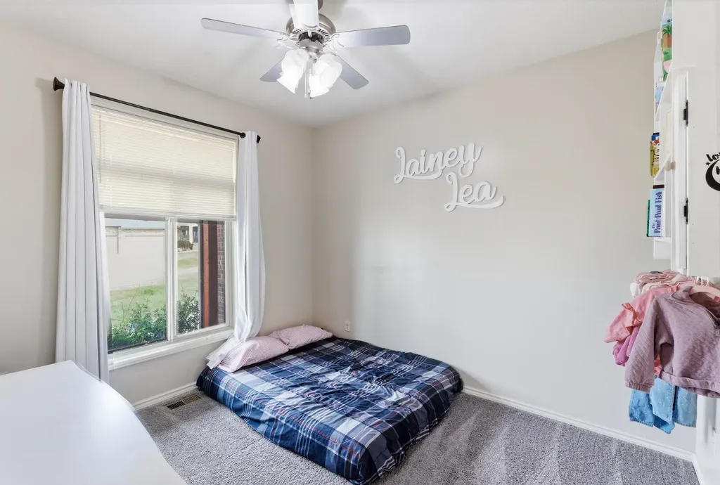 1233 E Bearhill Circle Park City KS 67147