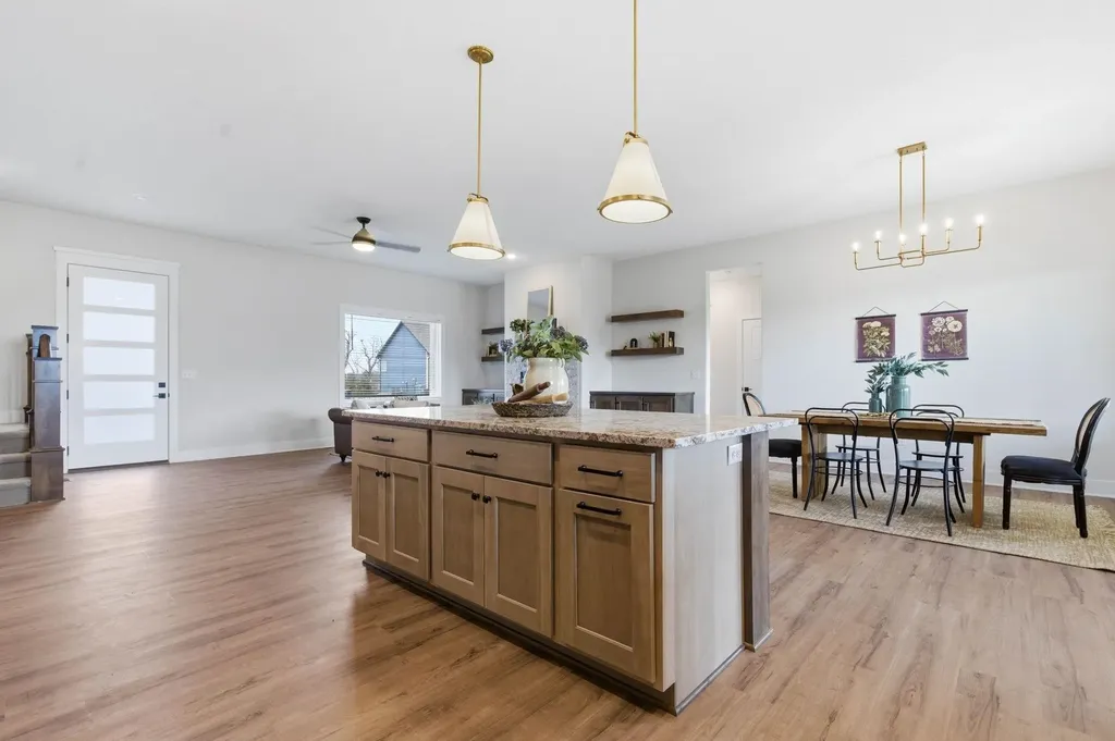 7905 E Turquoise Trail Bel Aire KS 67226