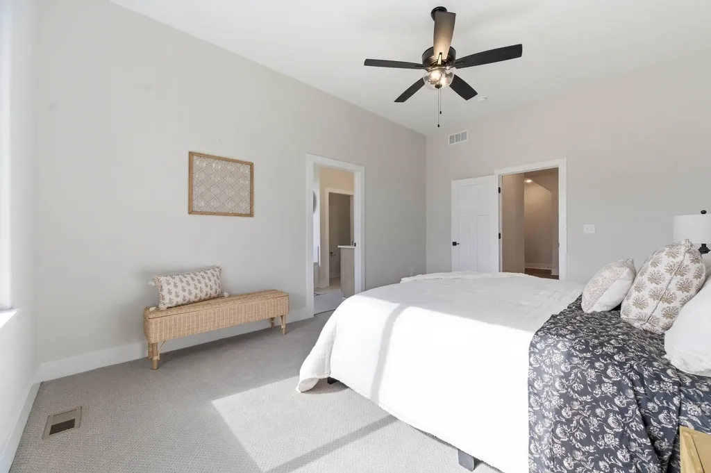 7905 E Turquoise Trail Bel Aire KS 67226