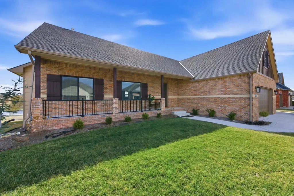7905 E Turquoise Trail Bel Aire KS 67226
