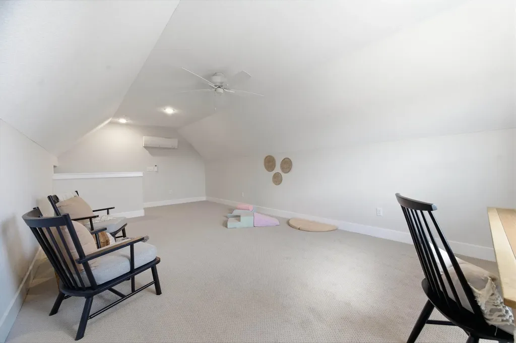 7905 E Turquoise Trail Bel Aire KS 67226