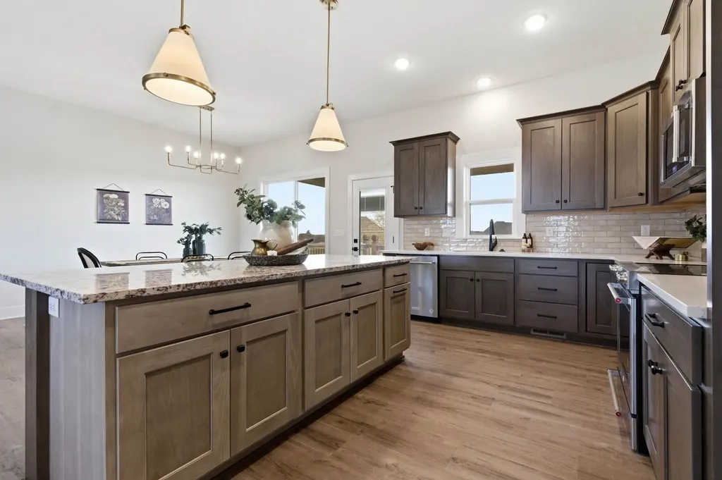 7905 E Turquoise Trail Bel Aire KS 67226