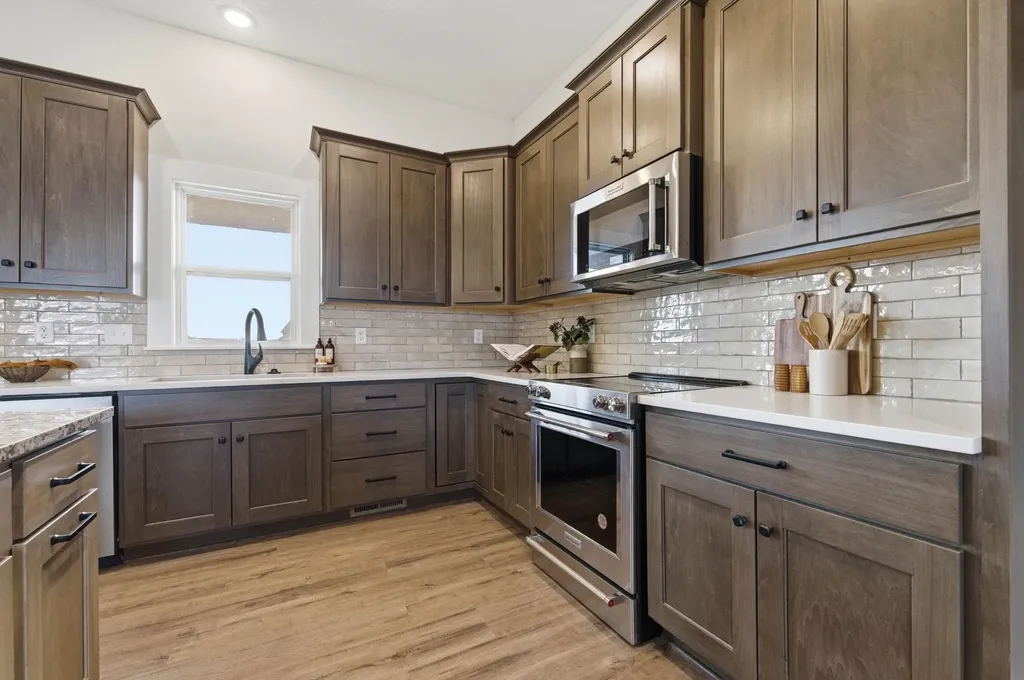 7905 E Turquoise Trail Bel Aire KS 67226
