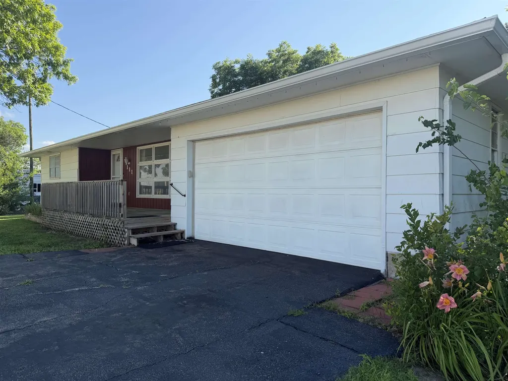 111 S Jefferson Street Eureka KS 67045