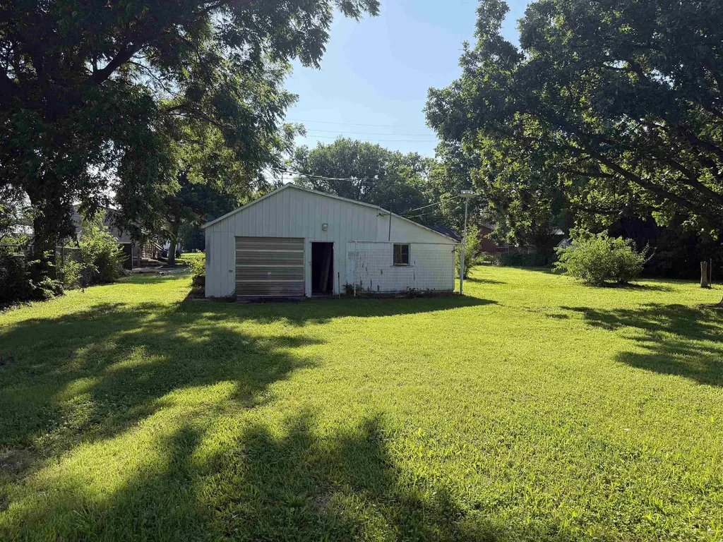 111 S Jefferson Street Eureka KS 67045