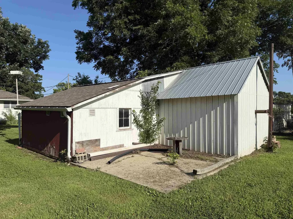 111 S Jefferson Street Eureka KS 67045