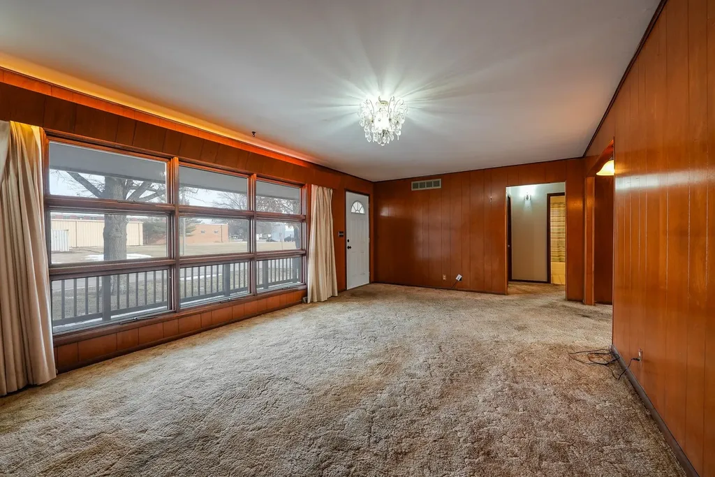 111 S Jefferson Street Eureka KS 67045