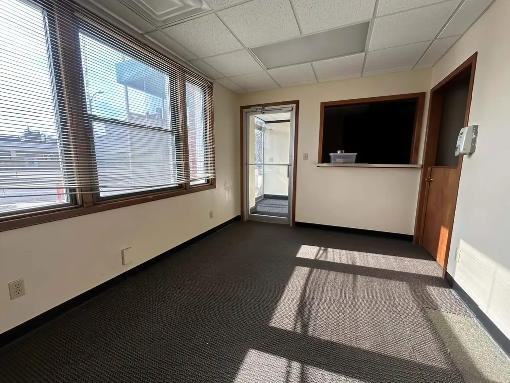 222 E 9th Avenue Winfield KS 67156