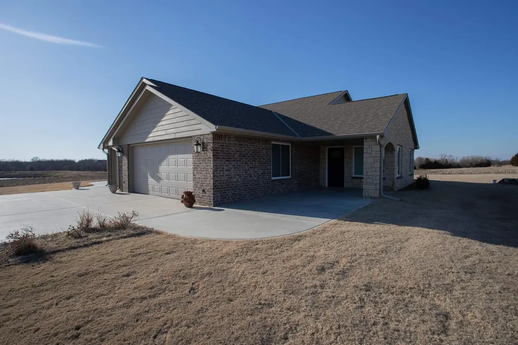 13181 75th Road Winfield KS 67156
