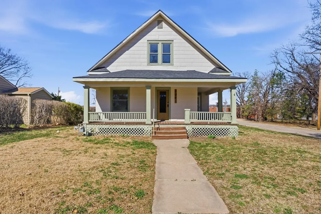 604 W Spring Avenue Conway Springs KS 67031