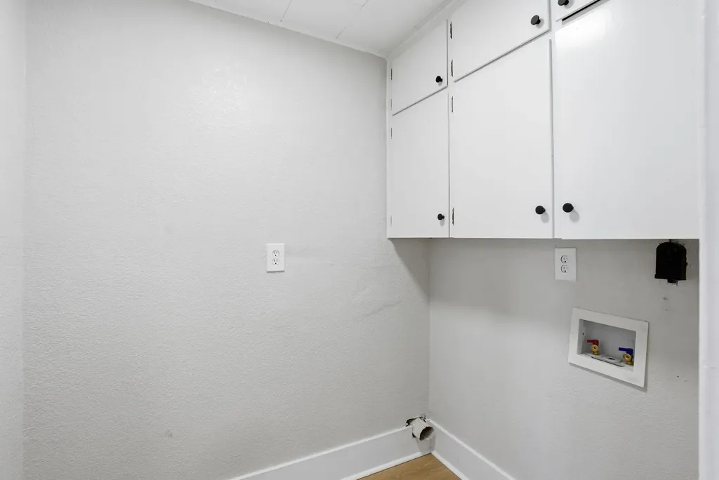 604 W Spring Avenue Conway Springs KS 67031
