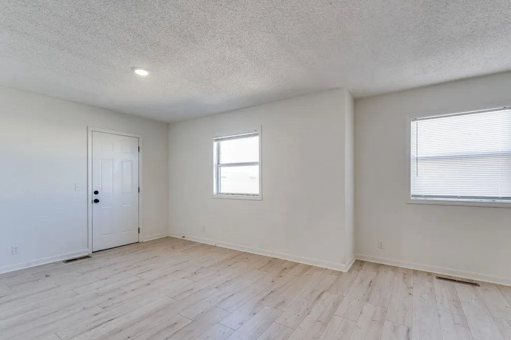 7035 W Newell Street Wichita KS 67212