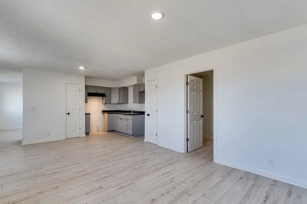 7035 W Newell Street Wichita KS 67212
