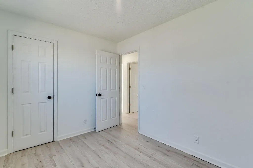 7035 W Newell Street Wichita KS 67212