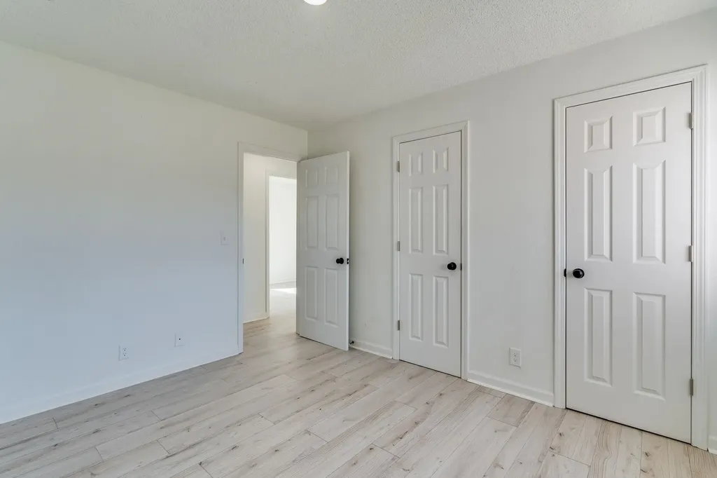 7035 W Newell Street Wichita KS 67212