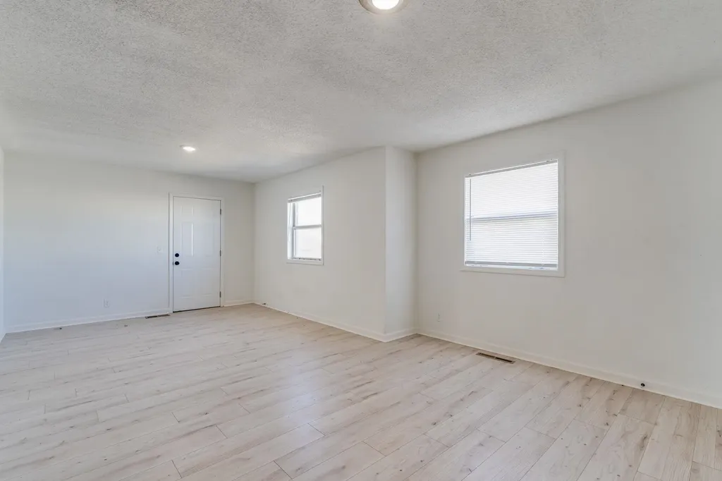 7035 W Newell Street Wichita KS 67212