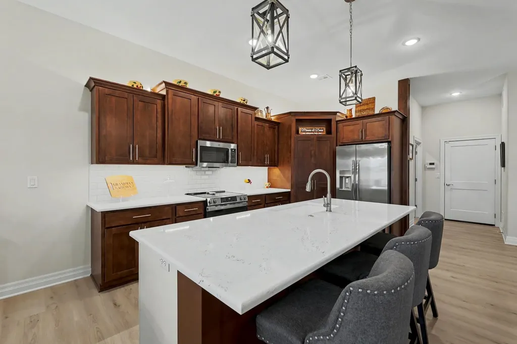 1716 N Forestview Court Wichita KS 67235