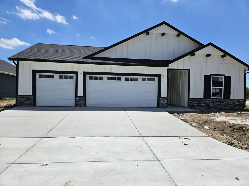 900 N Forestview Court Wichita KS 67235
