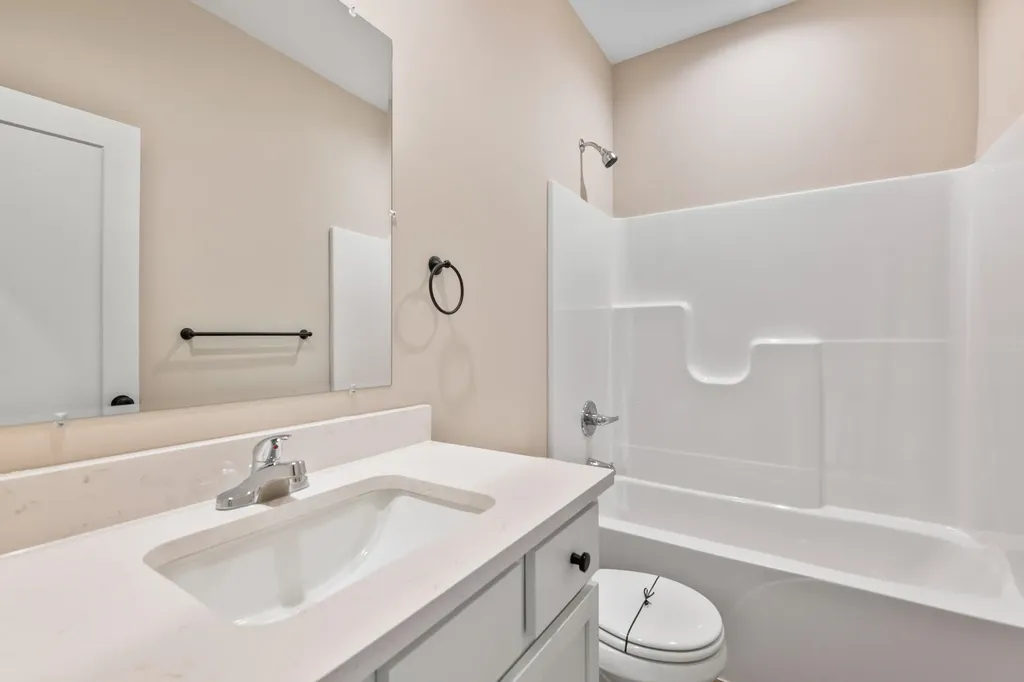 2457 W Macarthur Court Wichita KS 67217