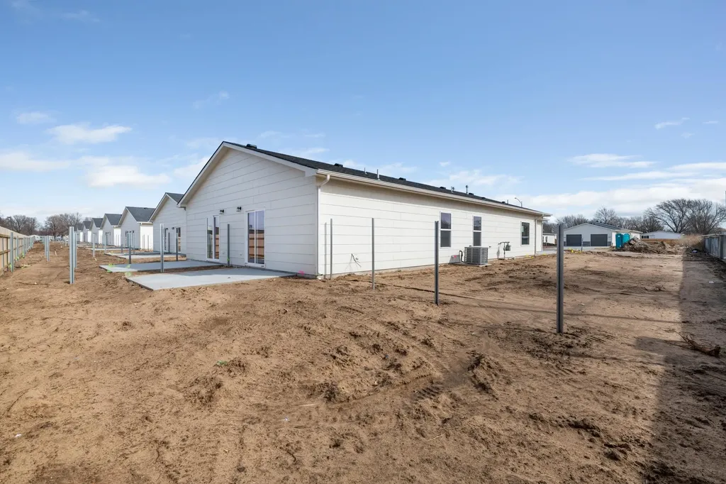 2457 W Macarthur Court Wichita KS 67217
