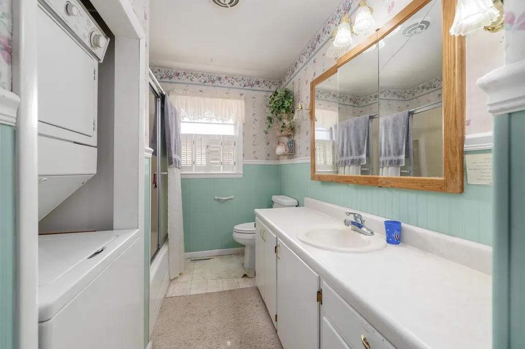1912 Walnut Street Harper KS 67058