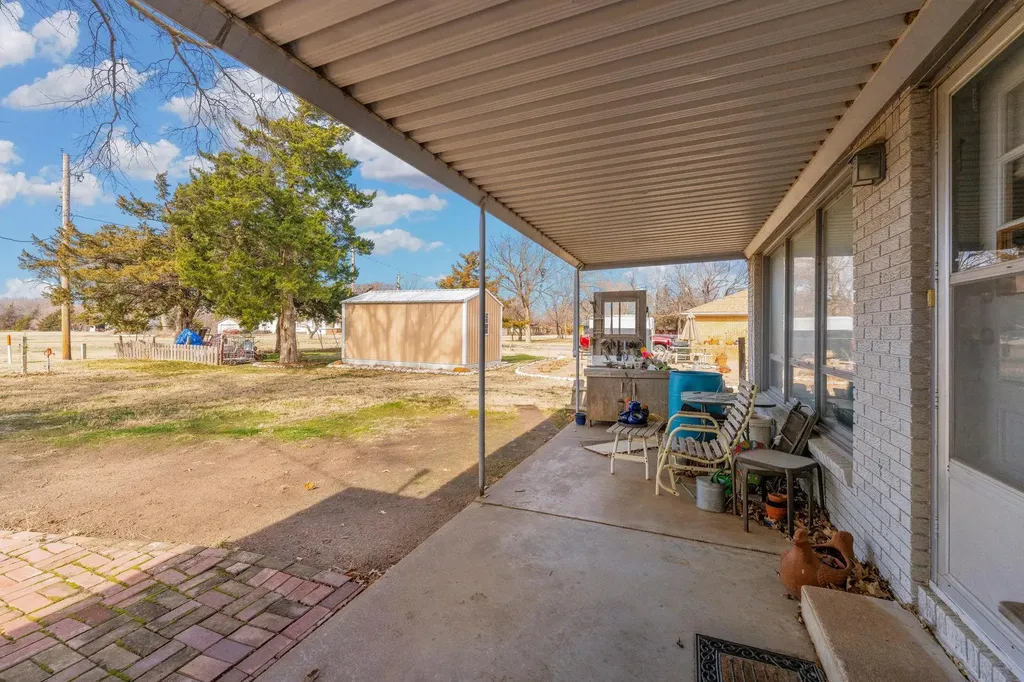 1912 Walnut Street Harper KS 67058