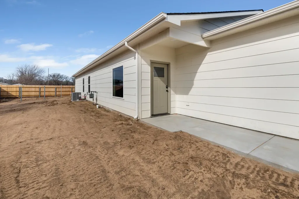 2451 W Macarthur Court Wichita KS 67217