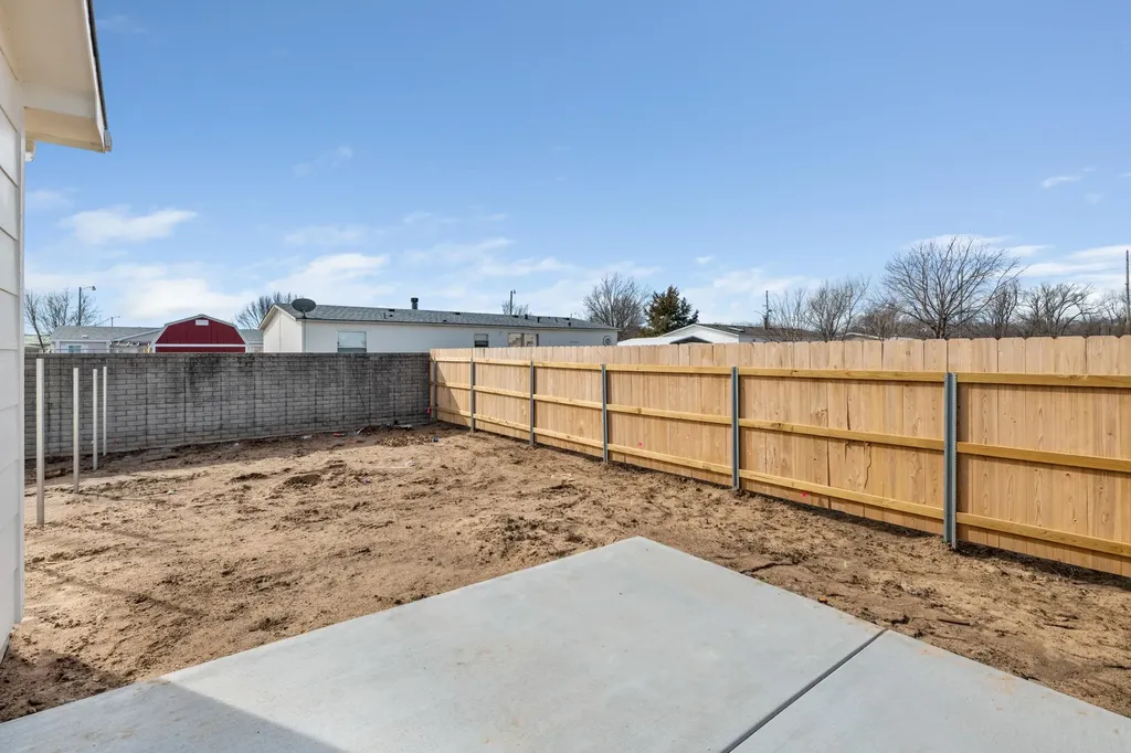 2453 W Macarthur Court Wichita KS 67217