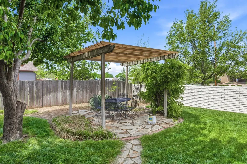 1 N Valley Oaks Court Valley Center KS 67147