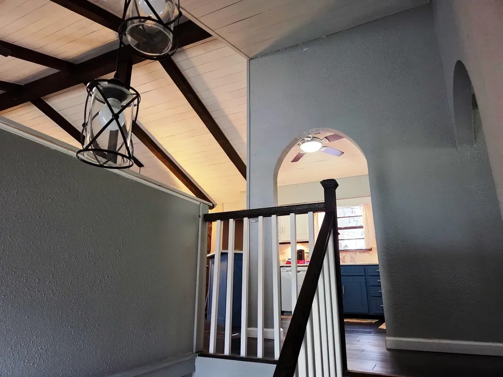916 W 10th Newton KS 67114