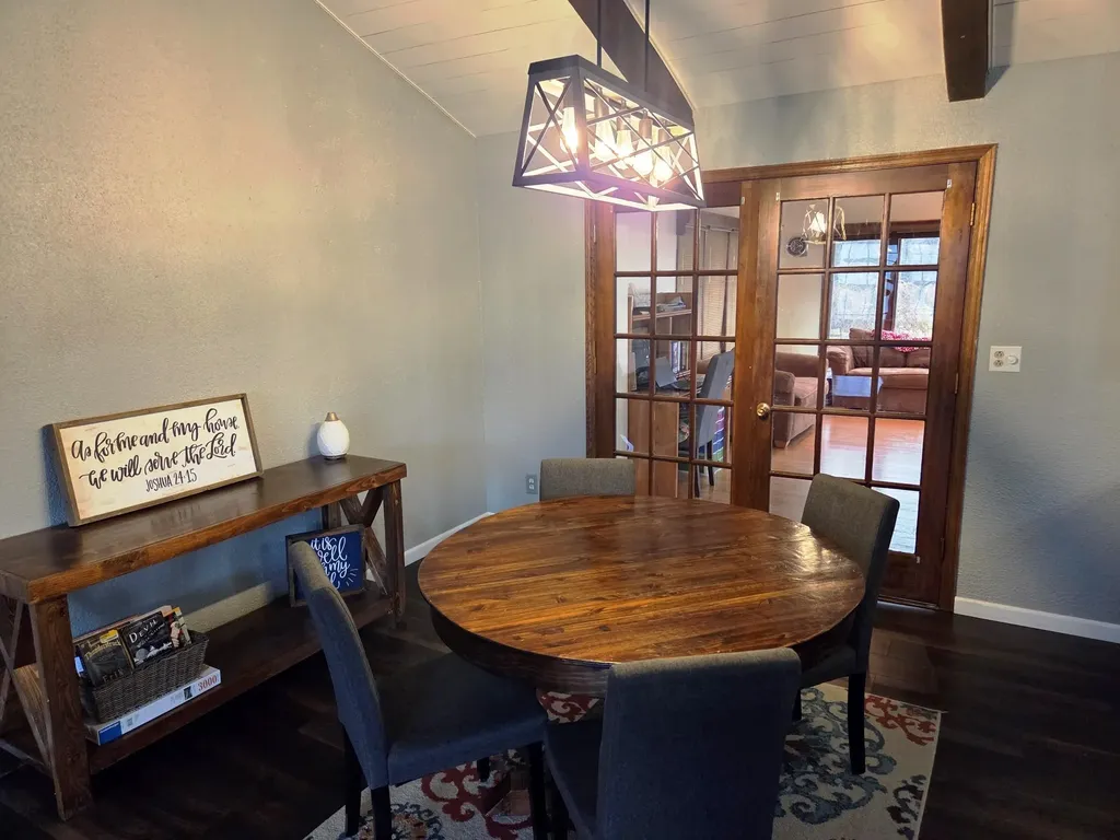 916 W 10th Newton KS 67114