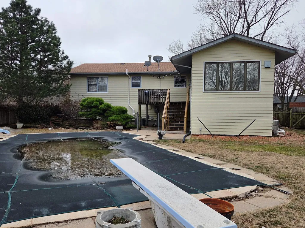 916 W 10th Newton KS 67114