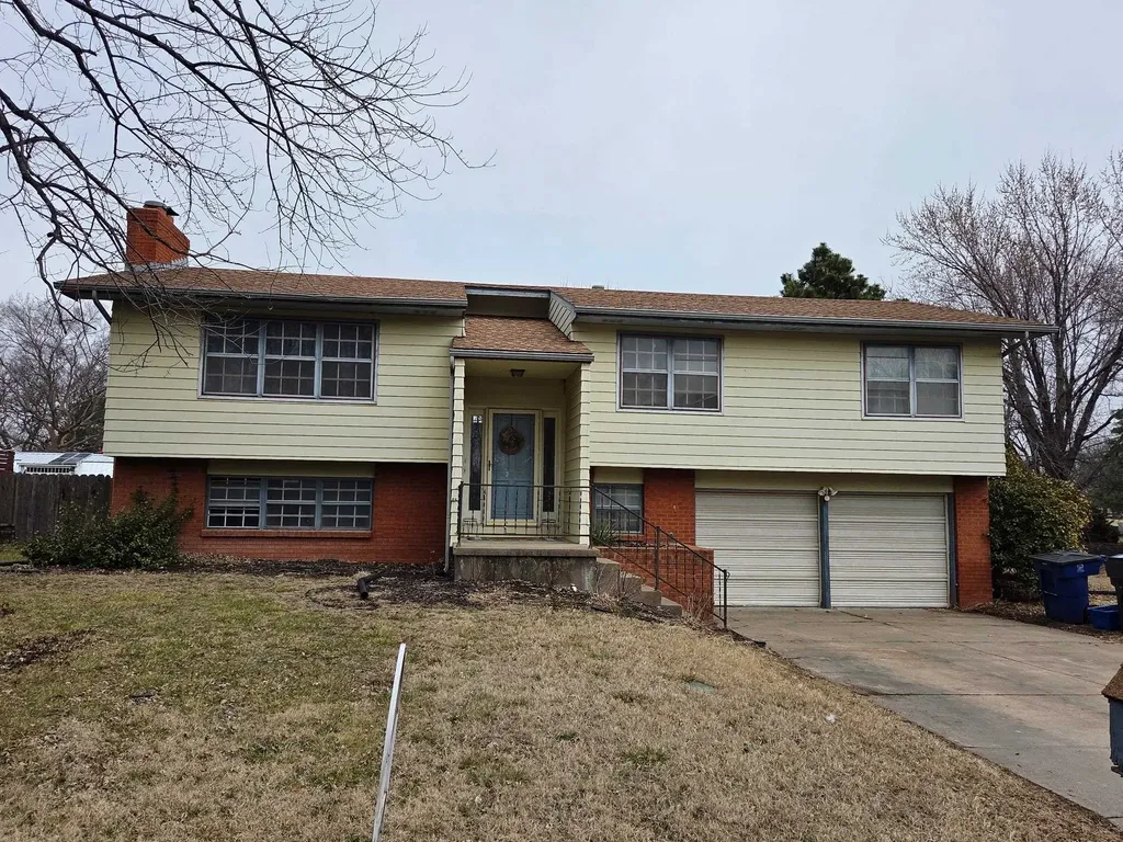 916 W 10th Newton KS 67114