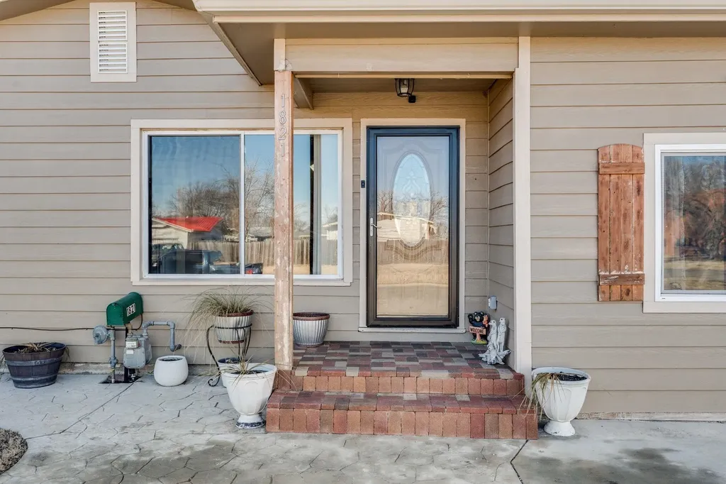 1821 W 27th Street S Wichita KS 67217-2133
