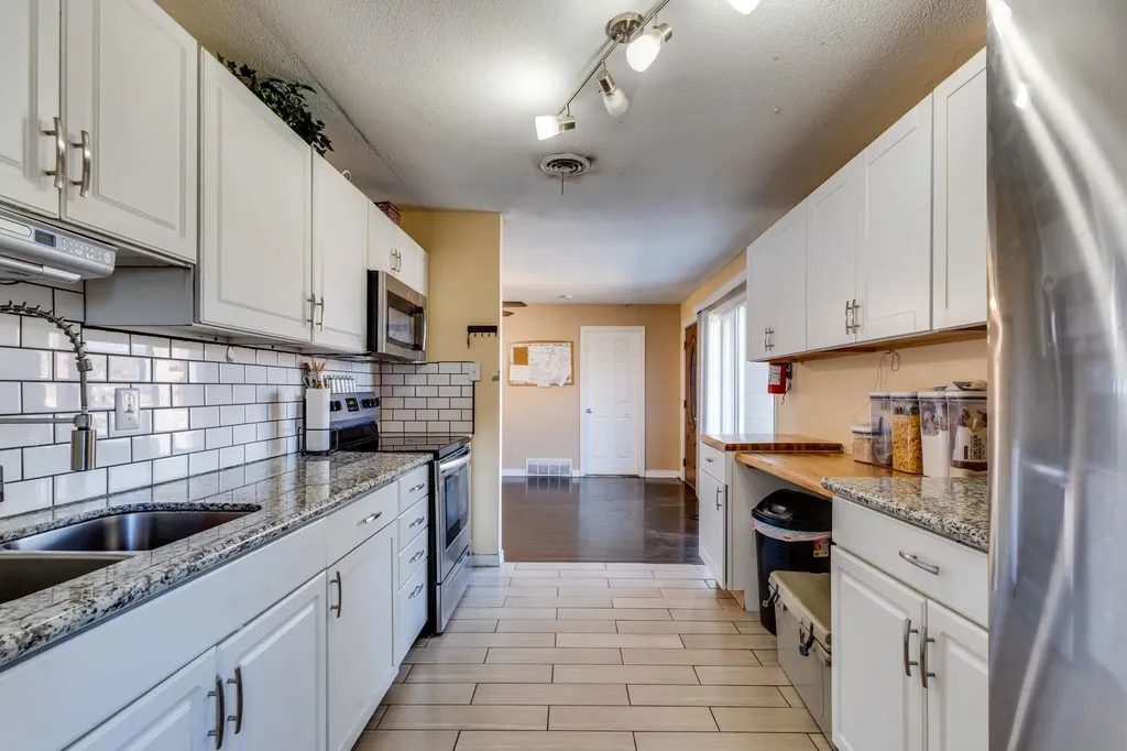 1821 W 27th Street S Wichita KS 67217-2133