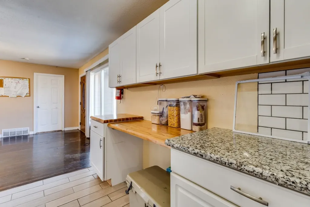 1821 W 27th Street S Wichita KS 67217-2133