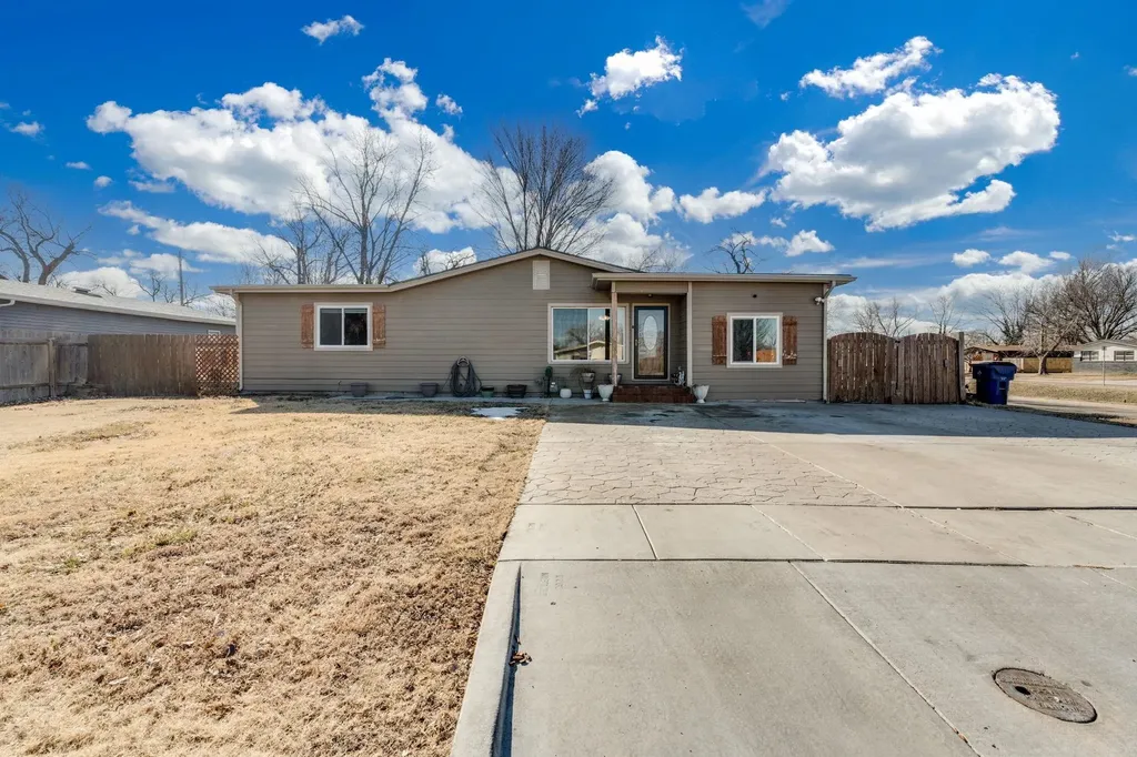 1821 W 27th Street S Wichita KS 67217-2133