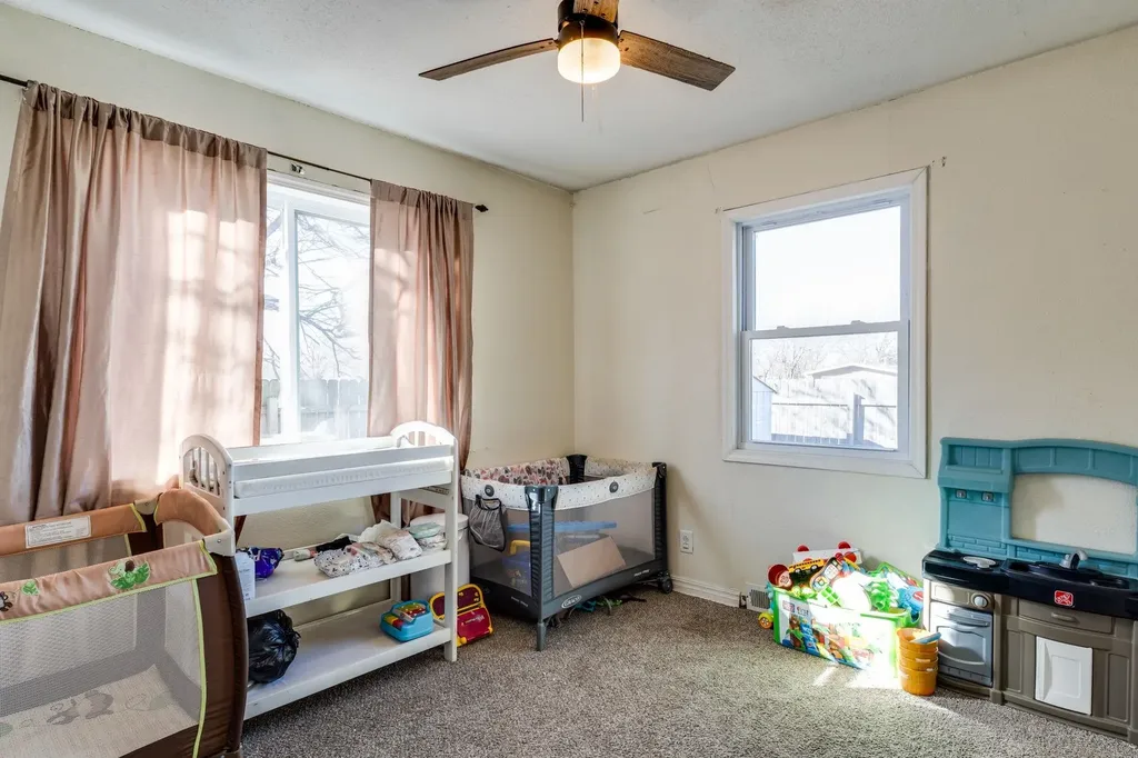 1821 W 27th Street S Wichita KS 67217-2133