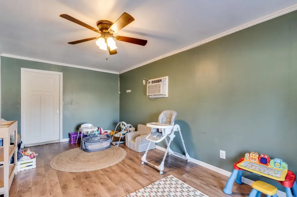 1821 W 27th Street S Wichita KS 67217-2133